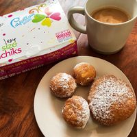 Vegan Mini Oreo Ponchiks and vegan raspberry ponchik at Papillon International Bakery in Glendale