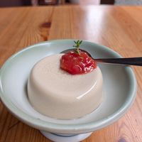 Lavender infused pudding with red guava at Mukuchi 無口小廚 - WúKǒu Xiǎo Chú in Taipei