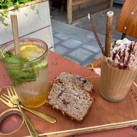 Wild Ice tea & Frappuccino with banana bread at Jungle Café & Catering in Eindhoven