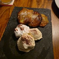 Vanilleeis mit Apfelküchle at Köhlerstüble in Stuttgart