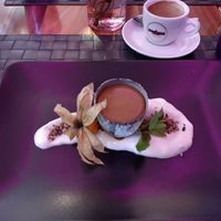 Caramel salt pudding in chocolate cup at Le Chef in Zurich