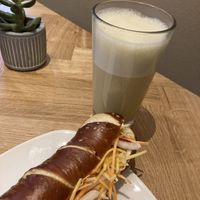 Absolut lecker mit verhältnismäßig großer Veganer Auswahl für eine Bäckerei  ⭐️⭐️⭐Stern  at Junge Die Bäckerei in Binz