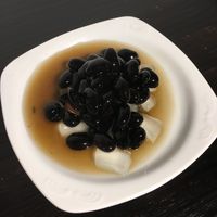 Black soy beans and aloe at XúnCháng 旬嚐純素料理 in Taichung