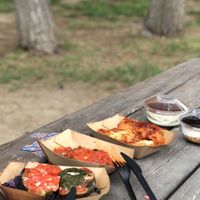 Pranzo da asporto acquistato da VegDelizie: lasagne, seitan alla pizzaiola, ‘pizzette’ di melanzane e zucchine, tiramisù e cheesecake at Le VegDelizie in Cagliari