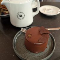 vegan chocolate cake at Pavé in Milan