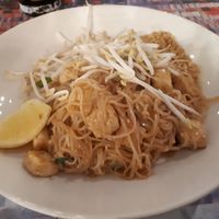 Vegan pad thai at Giraffe in Haifa
