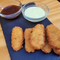 'chicken' nuggets with mayo and BBQ at La Vegana Taperia in Malaga