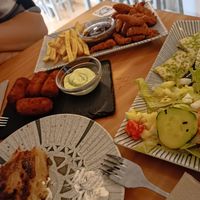 Tortilla, croquetas, lágrimas y sepia at La Vegana Taperia in Malaga