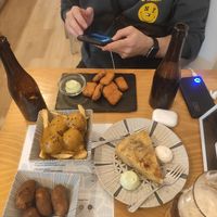 Tapas muy ricas at La Vegana Taperia in Malaga