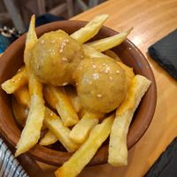 Tapa de mandonguilles amb salsa d'ametlles at La Vegana Taperia in Malaga