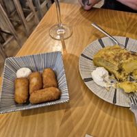 Kroketten und Tortilla at La Vegana Taperia in Malaga