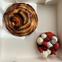 Tarte aux pommes and tartlette aux fraises  at Maison Landemaine - Cambronne in Paris