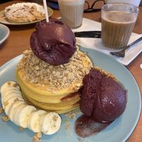 Vegan Pancakes with Acaii Icecream! I really recommend the cream  at O Diplomata in Porto