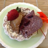 vegan lìmon torta at AlmaZen in Lima