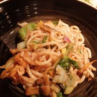 udon noodles with fried tofu and vegetables
אטריות אודון טופו מטוגן וירקות at Quan Que Vietnamese Cuisine in Karlovy Vary
