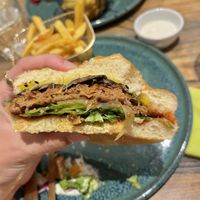 De heerlijke green burger  at Vegorilla in Montpellier