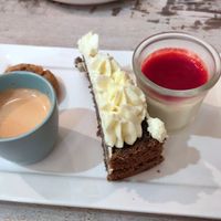 Café gourmand at Vegorilla in Montpellier
