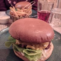 "pink forest" burger at Green Gorilla in Montpellier