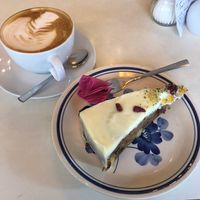 Karotten Frischkäse und großer Cappuccino   at Cafe Jasmin in Munich