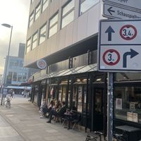 Tolle Location mit einigen Plätzen zum draußen sitzen.  at Shin Ramen  in Hannover