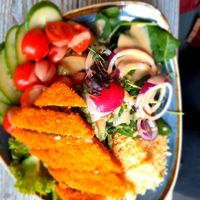 Bowl mit veganem Backfisch at Strandschuppen in Heiligenhafen