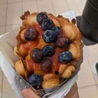 Waffle with fruit, no frozen yogurt at YOMARO in Bertrange