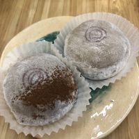 Mochi chocolat sésame et noisettes 😍  at La Maison du Mochi - Turenne in Paris