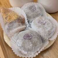 Mochis + Tsutsumi at La Maison du Mochi - Turenne in Paris