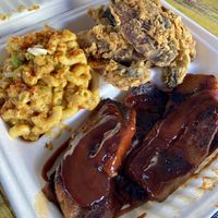 BBQ ribs, Mac n cheese, Mushroom fries  at Dirty Lettuce in Portland