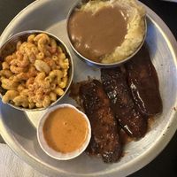Ribs with Mac & cheese and mashed potatoes & gravyy  at Dirty Lettuce in Portland