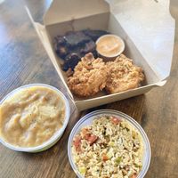 Sampler plate with fried chicken, BBQ ribs, mashed potatoes/gravy & andouille sausage jambalaya, with the Comeback Sauce 💯🌱  at Dirty Lettuce in Portland
