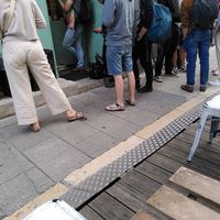 Queue in front of the restaurant (but the service was still quite fast! at Gustavo in Grenoble