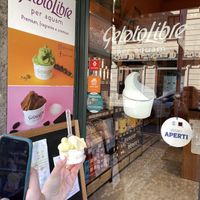 Small, but lovely shop with vegan articles like chocolate   at Gelato Libre in Milan
