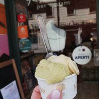 Eis im Becher at Gelato Libre in Milan