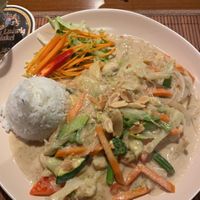 Rice and vegetables with peanut sauce  at Ha Dang in Hamburg
