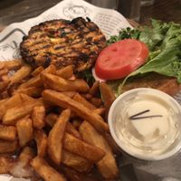 Misleading vegan burger (honey sauce replaced with vegan mayo) at La Diable in Mont-tremblant