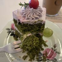 Vegan GF raspberry matcha cake   at Ma Pause in Seoul