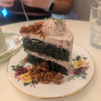Mugwort red bean cream cake at Ma Pause in Seoul