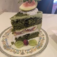 Matcha fig cake at Ma Pause in Seoul