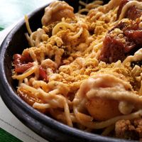 Fideos personalizados at Iom Cocina Plant-Based in Bogota