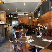 Atmosphere at Little NNQ in Adelaide