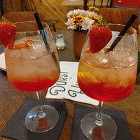 strawberry gin tonic at Grüner Salon in Dortmund