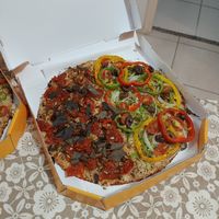 Marguerita premium / Portuguesa at Fit de Fato Pizzaria in Rio De Janeiro