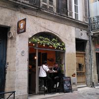 Façade at Dis Leur in Bordeaux