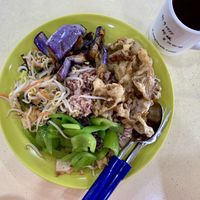 Brown rice n vegetables.  Not salty for all the dishes just nice , brown rice week cook so not so hard.  Nice.. at Vege Story 斋之传说 - Woodlands in North Singapore