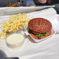 Vegan fries, mayonnaise and "chicken" burger at 't Friethuis in Kampenhout