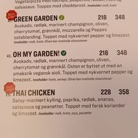 One vegan pizza and a side salad at Peppes Pizza - Alta in Alta