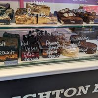 Vegan brownies at Cielo Cakery in Brighton