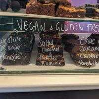 Vegan brownies at Cielo Cakery in Brighton