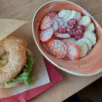 Vegan Fitness Bagel, Fruit Smoothie at Basic Coffee - Oberstadt in Marburg